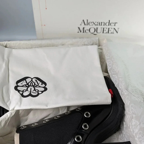Alexander McQueen Women Tread Grommet Embellished Heel Boot Size 37.5 MSRP 1,290 - Picture 7 of 9